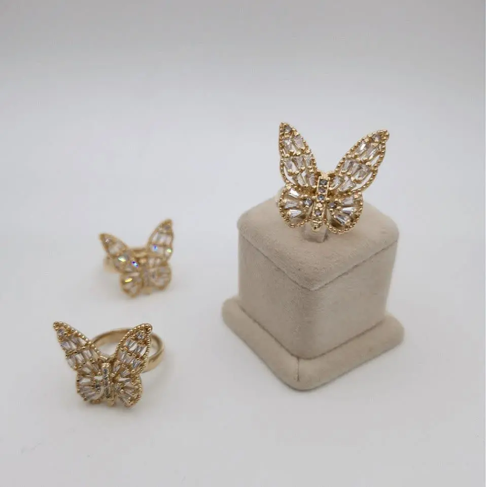 ♦️انگشتر مدل پروانه ۷۰۹۸۱۴۰
