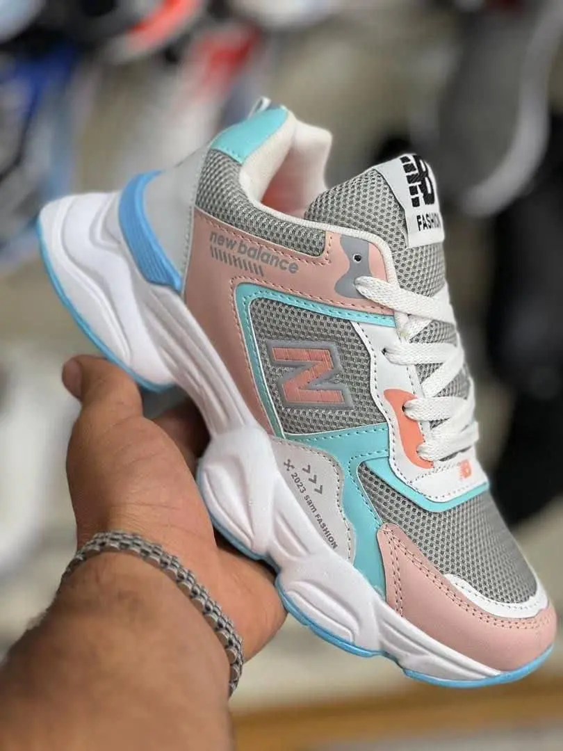 مدل نیوبالانس ۹۰۶۰
