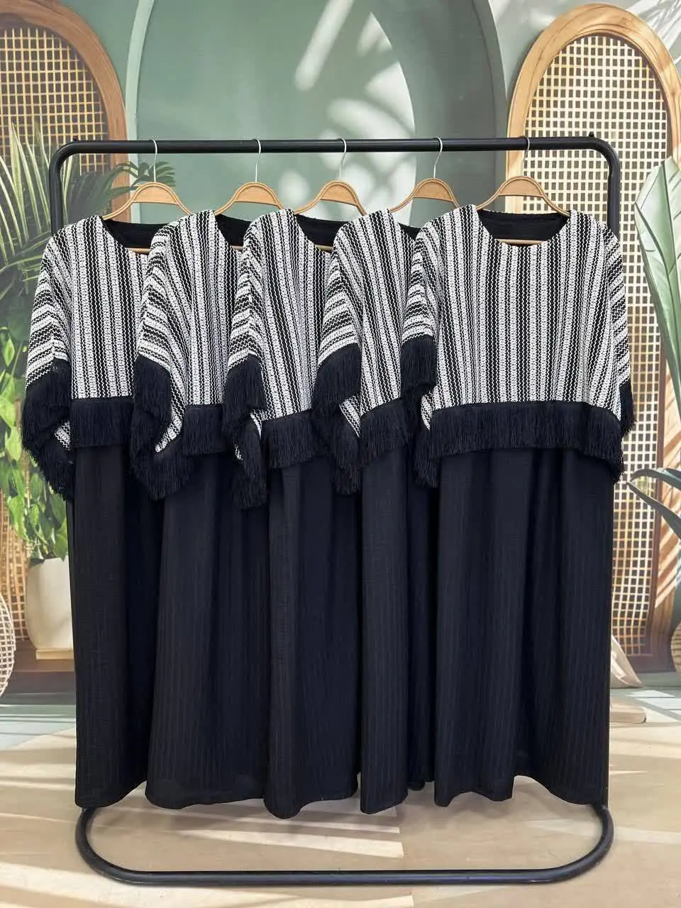 👗نام، مدل، آدونیس
