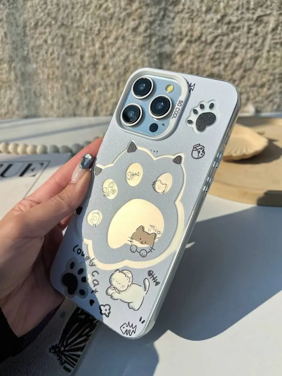 📱مدل قاب: قاب سوکول پیشی پنجه سفید مخصوص انواع #سامسونگ #شیائومی و #آیفون 
