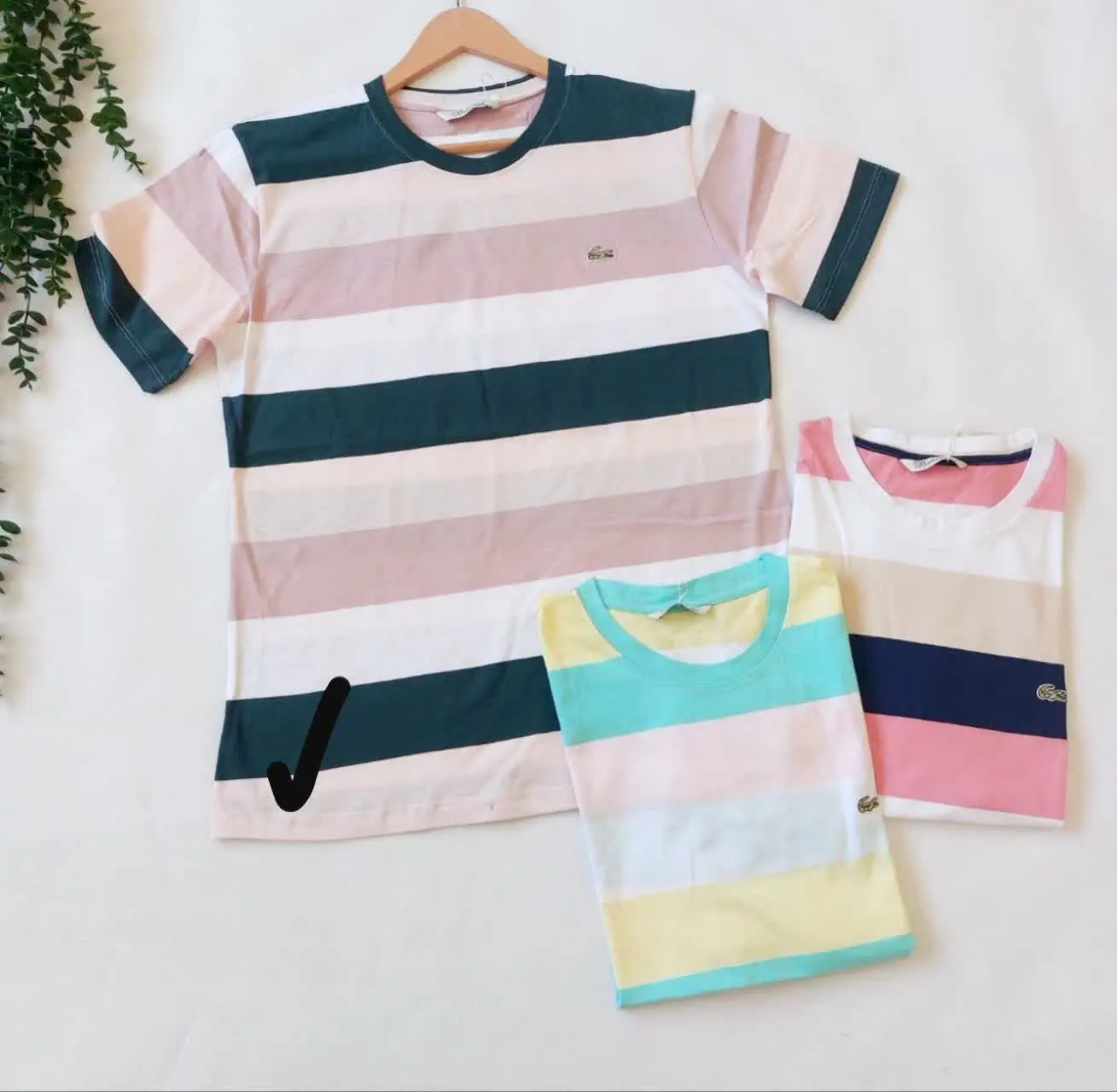 تیشرت راه راه فقط یدونه رنگ...