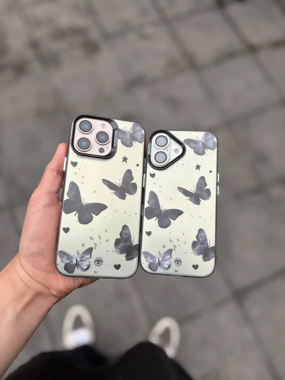 📱مدل قاب: قاب سکول طرح‌دار مات پروانه سیاه مخصوص انواع #سامسونگ #شیائومی #آیفون
