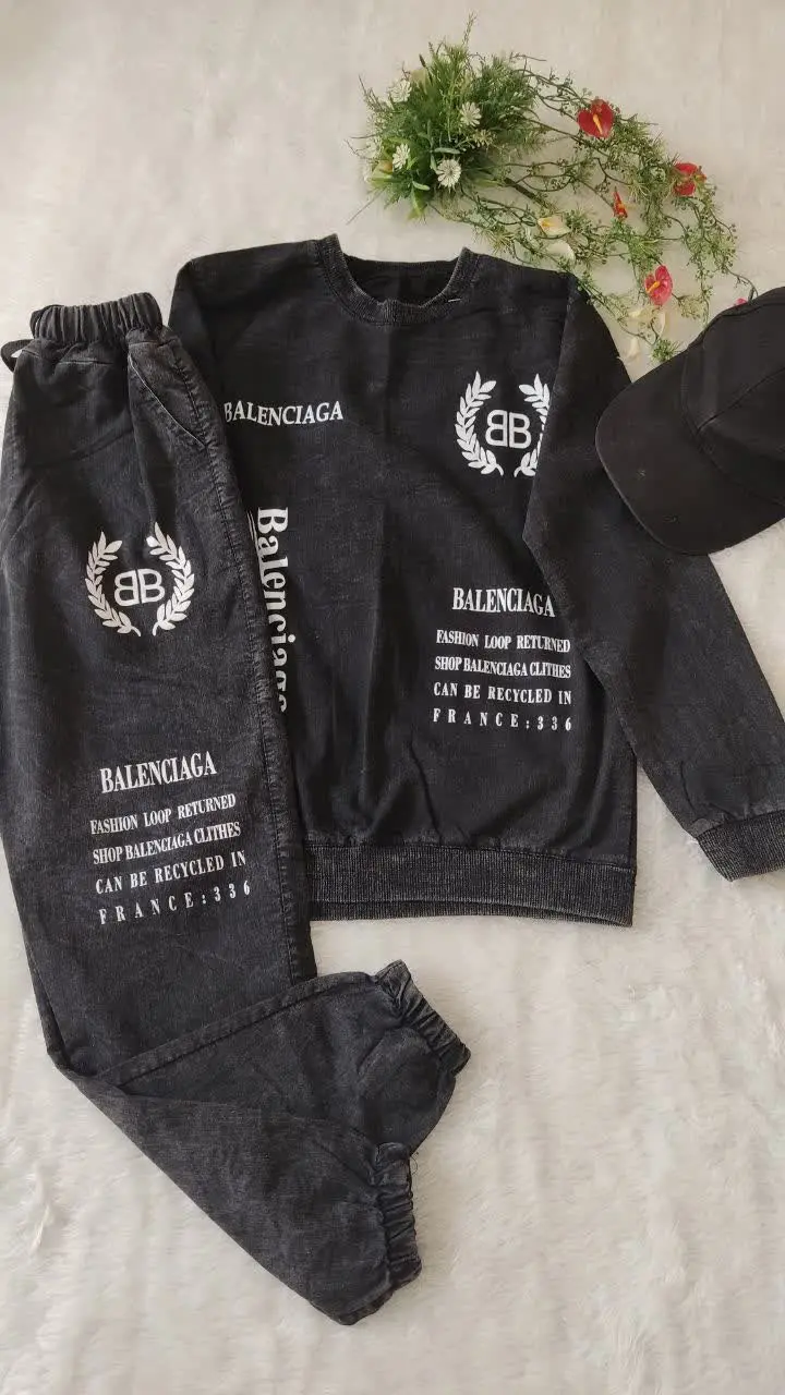 سایز ۵۰ فقط رنگ زغالی هست.