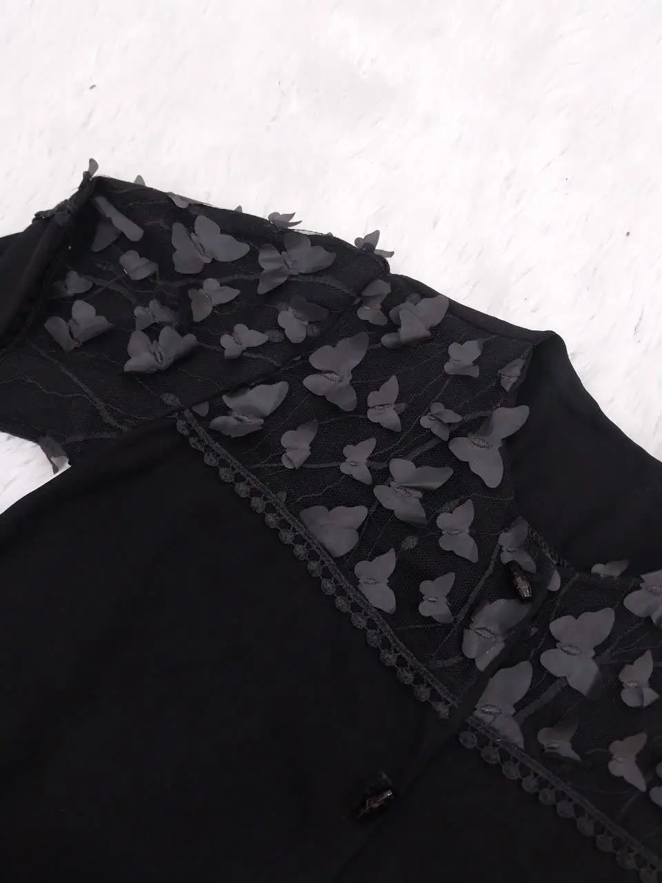 شومیز مشکی با مدل و طرحی زیبا
