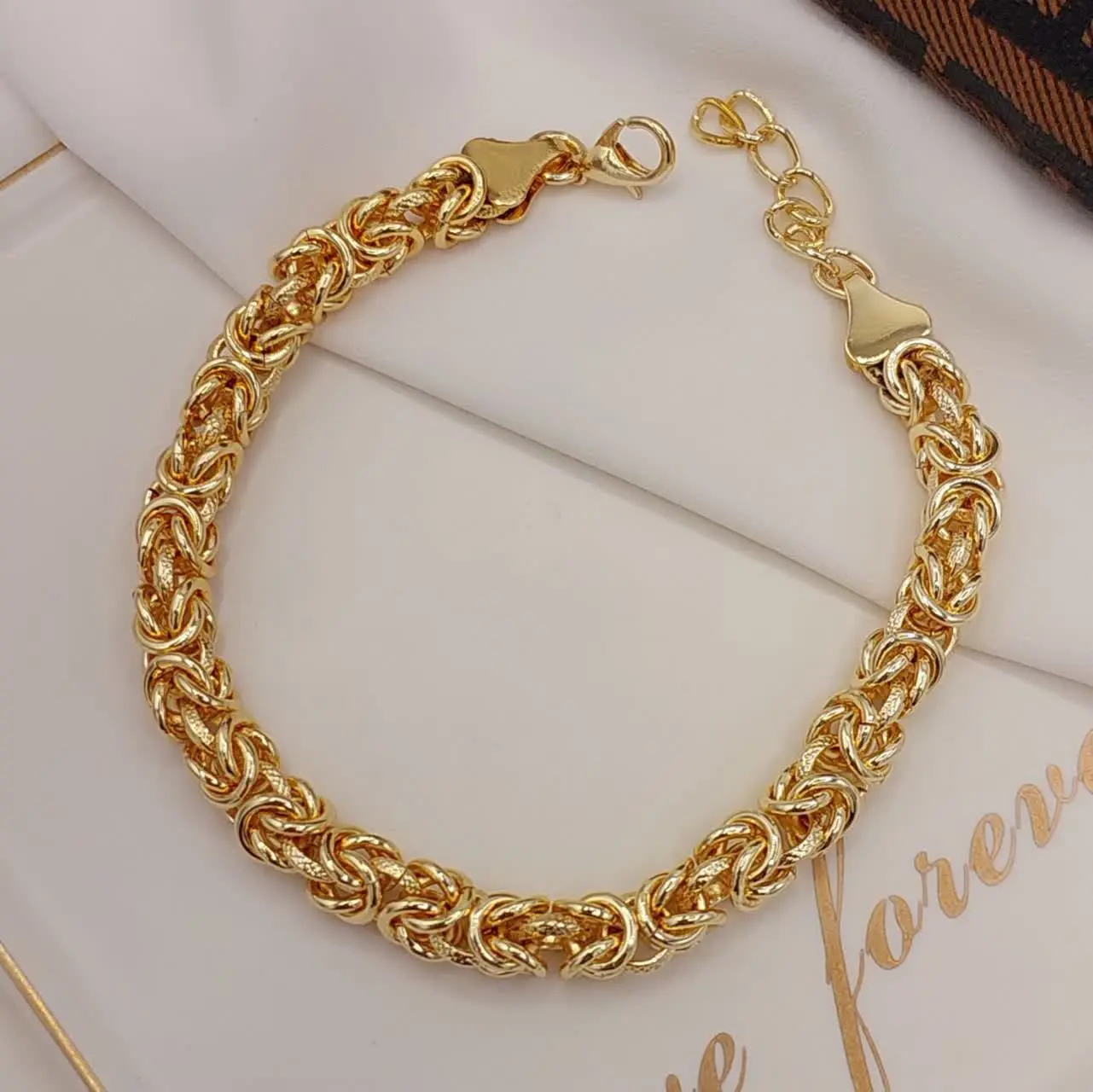 #دستبند شنل طرح طلا جدید😍
