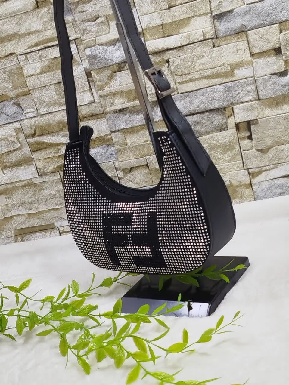 ✅ دوشی قایقی نگین دار 
