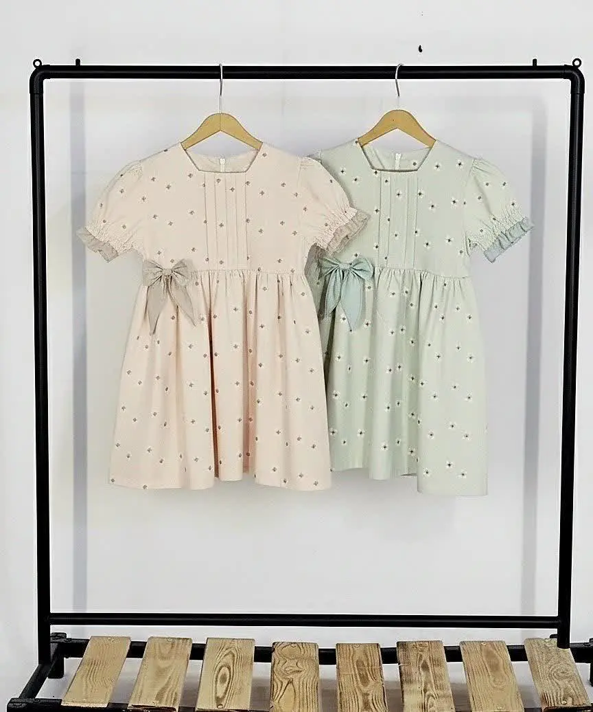 واقعا پیراهن از این دو مدل...