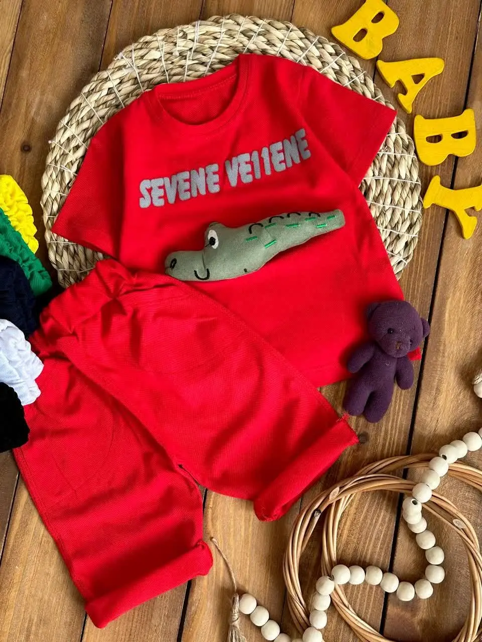 مشکی و سرمه‌ای به عنوان محرمی میشه ثبت زد🖤🖤🖤🖤
