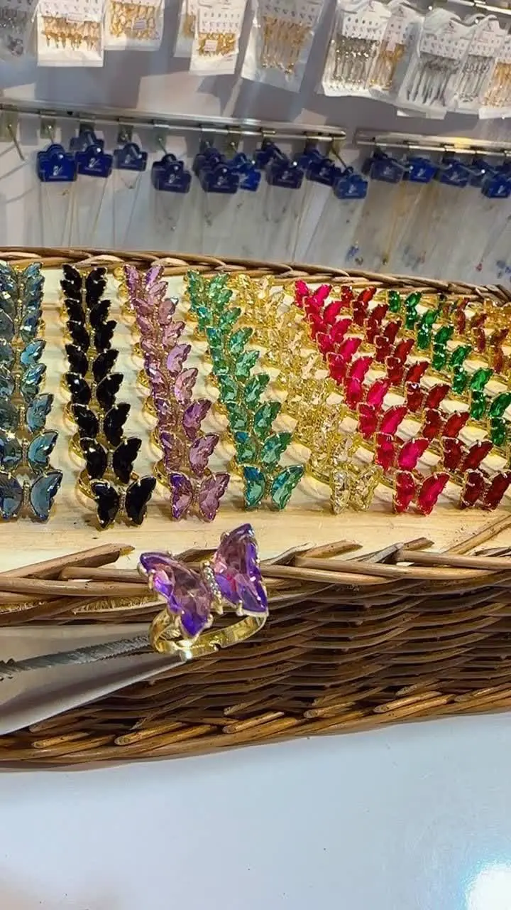 #انگشتر سوراسکی شیشه‌ای 
