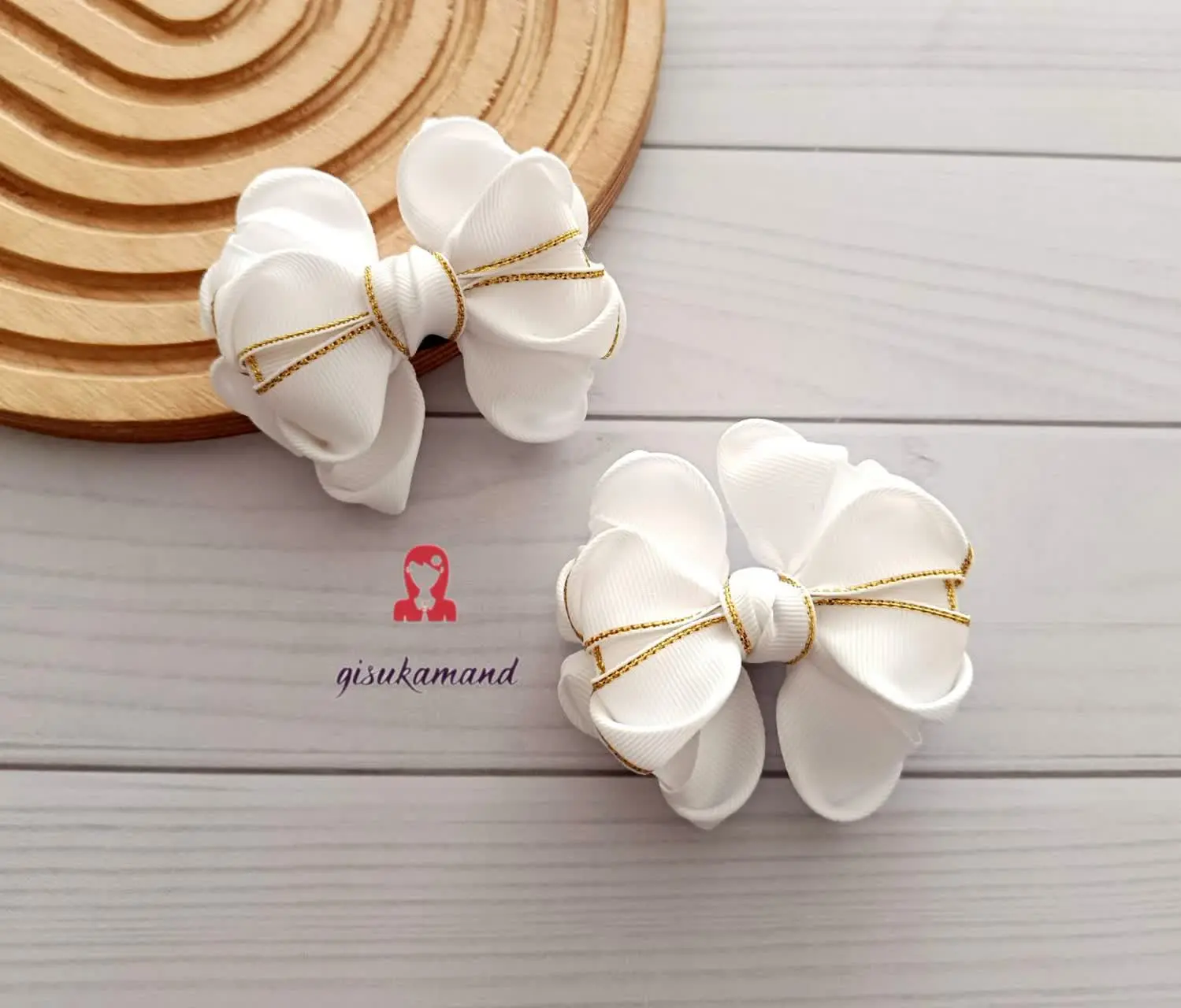 گلسر پفکی لب زری سفید برفی😍