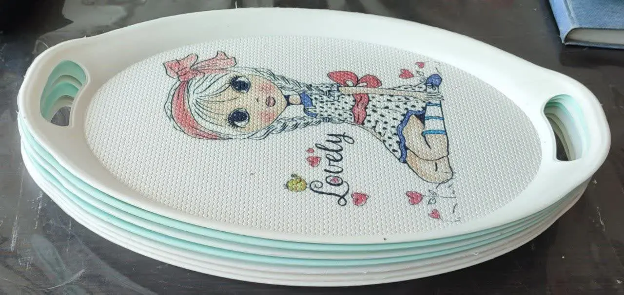 سینی طرحدار در چند رنگ
