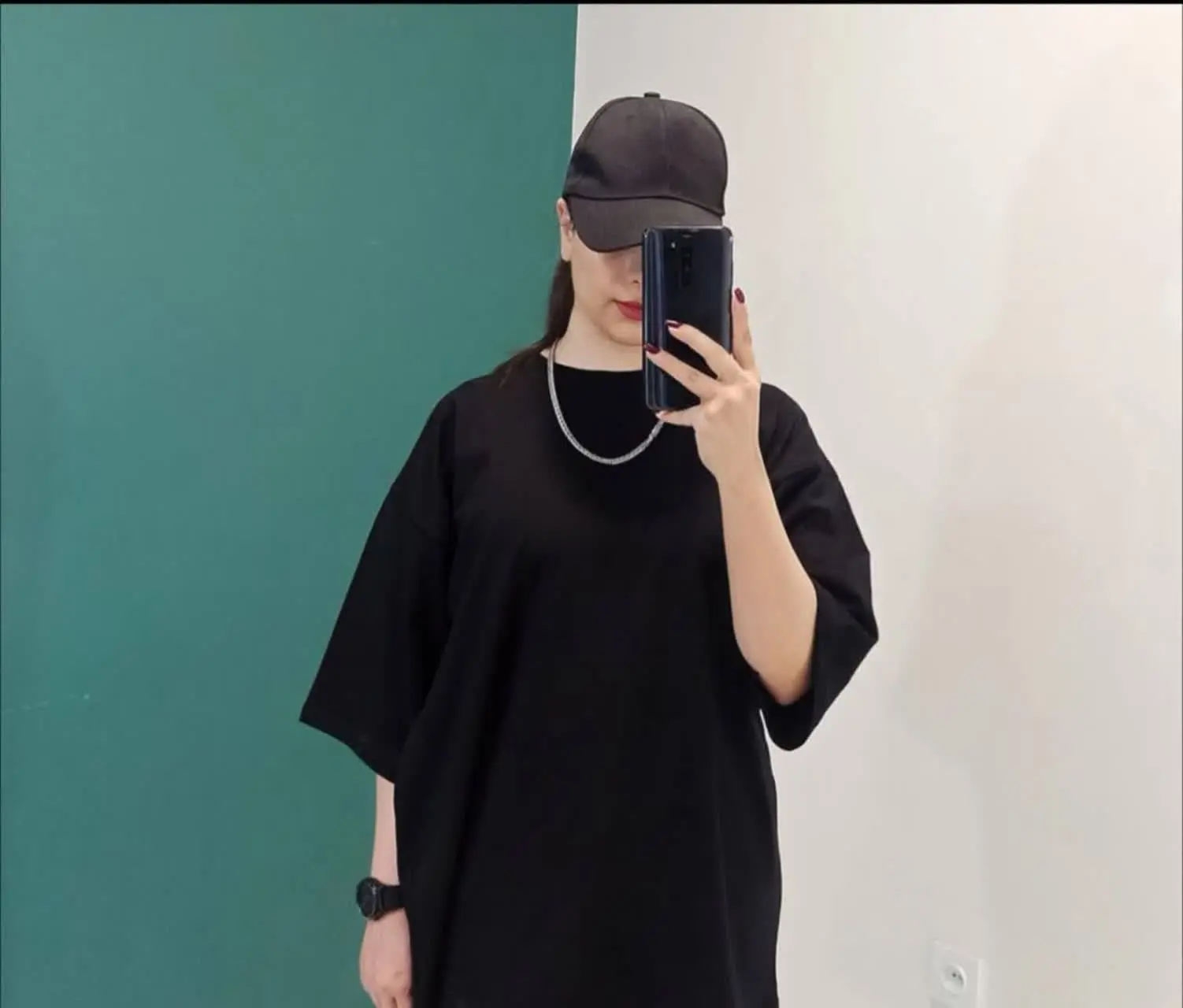 تیشرت ساده‌ی نخ پنبه قواره دار 
