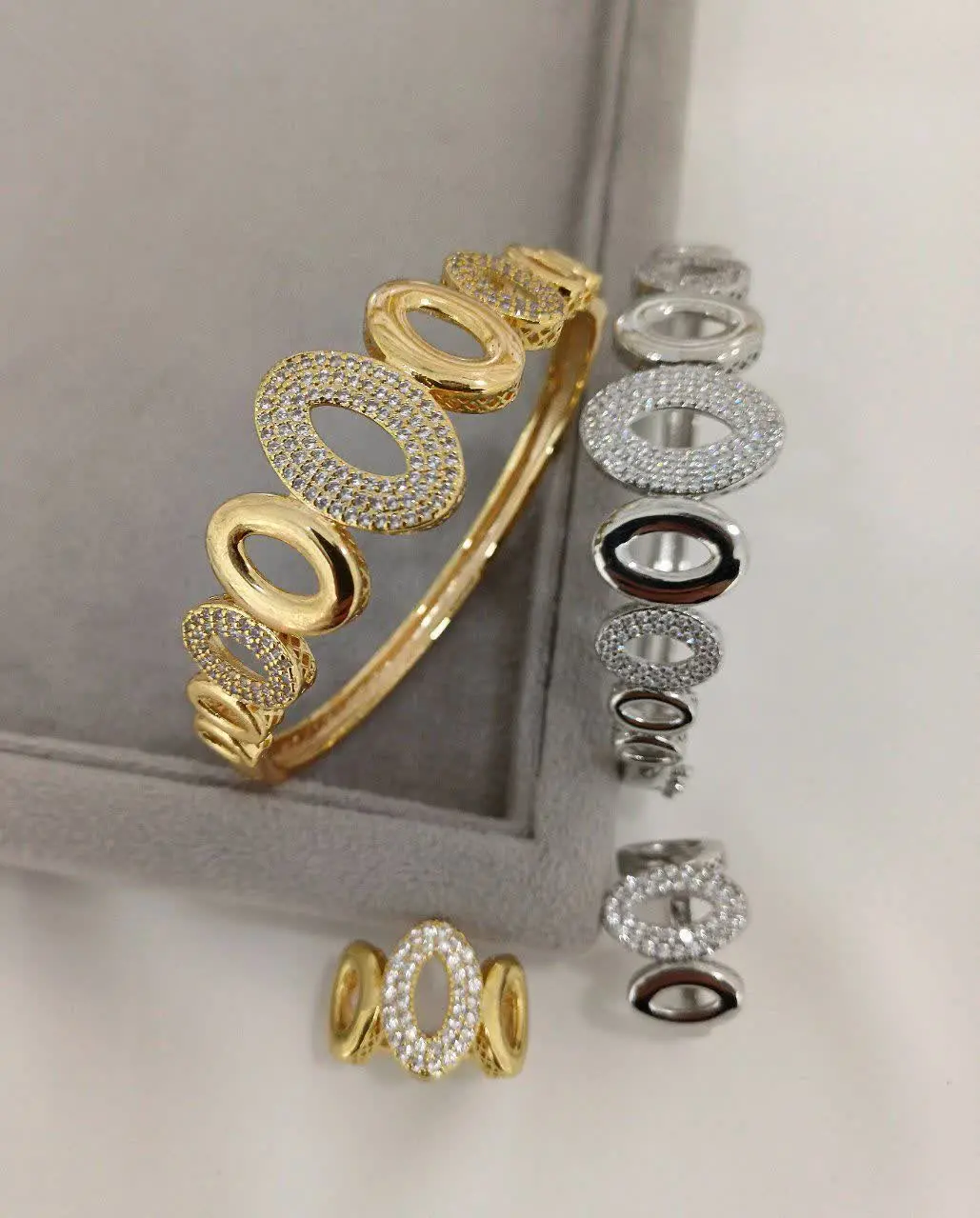 #دستبند انگشتر جواهری نگیندار 
