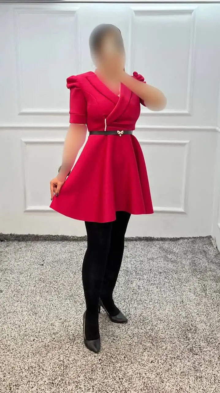 نوازش عروسکی کمربندچرم دارد