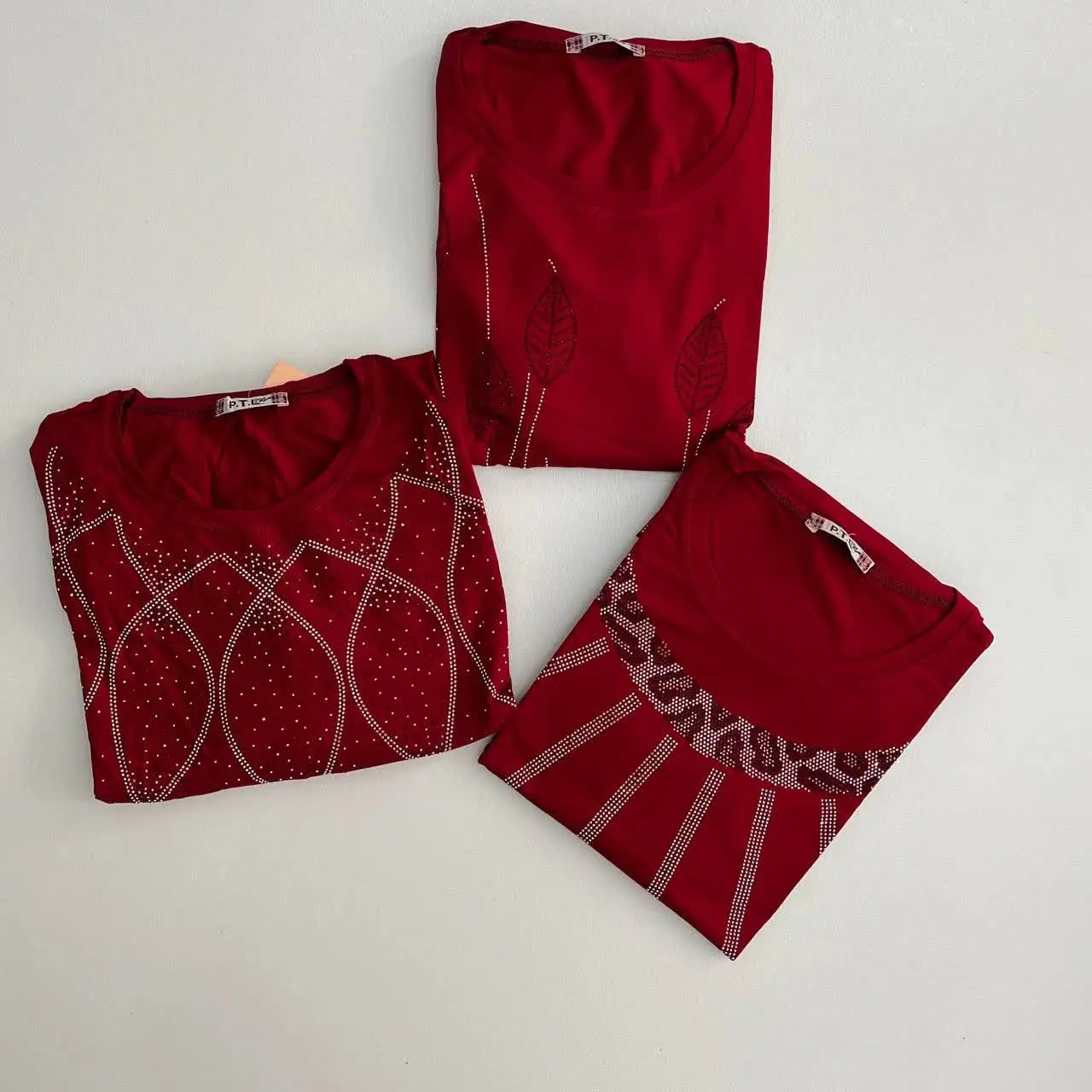 بلوز جلو نگین دار رنگ قرمز...