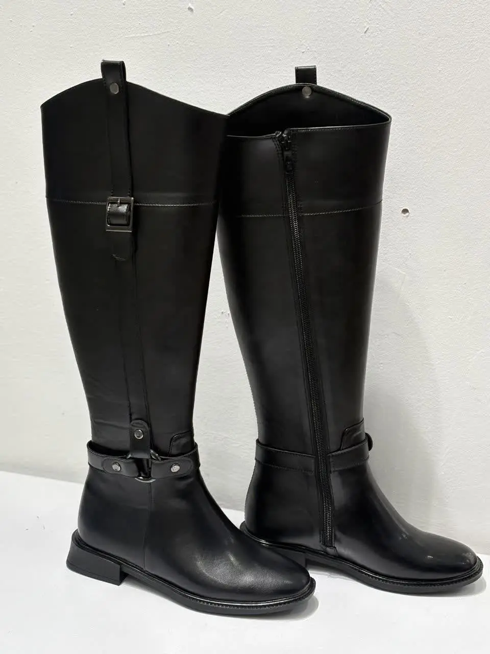 مدل: بوت اسپرت بغل زیپ زیره...