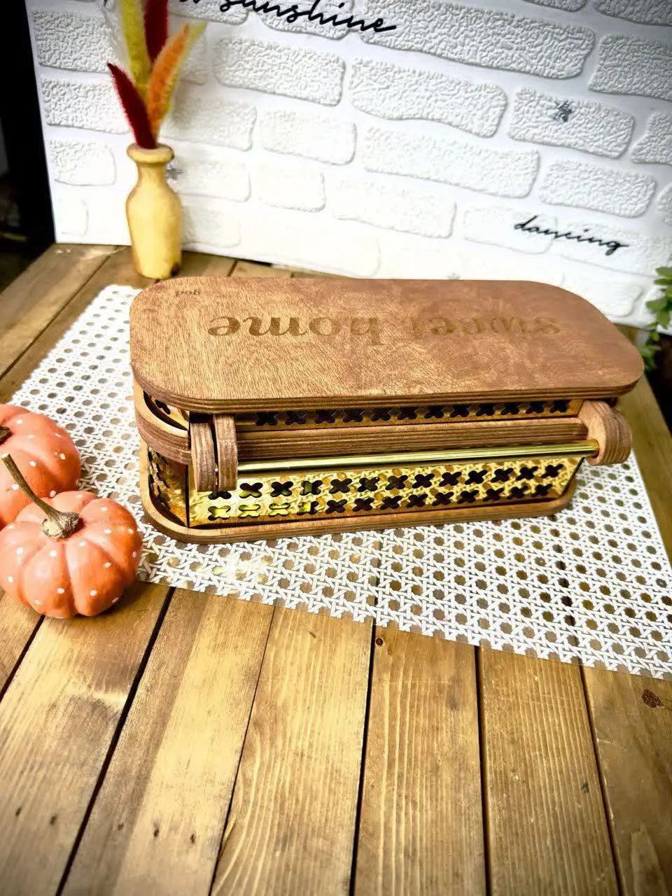 تیبگ ۳ خانه طرح گاد چوبی ضد اب دور طلایی بسیار محکم وبادوام
