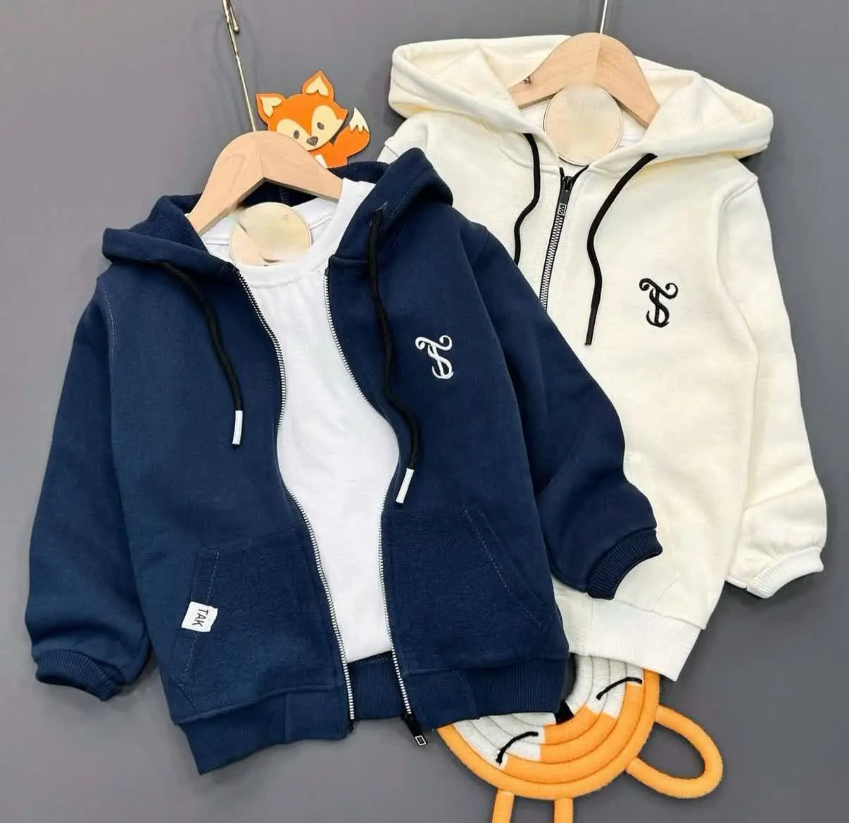 کالکشن پاییزو بااین هودی جذاب تکمیل کنیم
