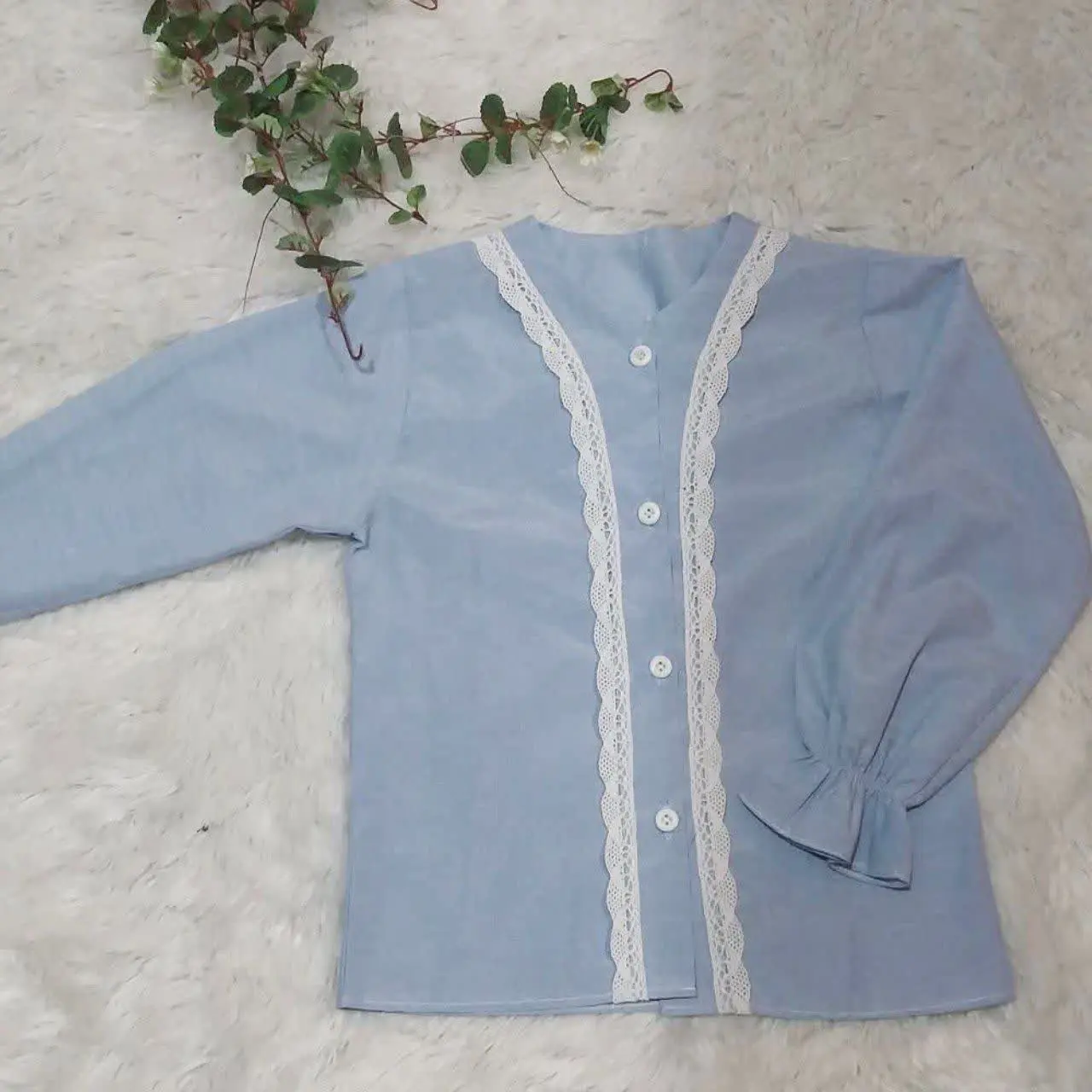 شومیز آبی اسمانی با طرح بسیار زیبا
