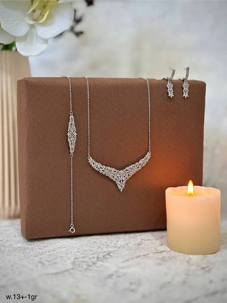 تو جعبه جواهرات هر بانویی باید یکی از این نیم ست‌های دلبر باشه 😍😍
