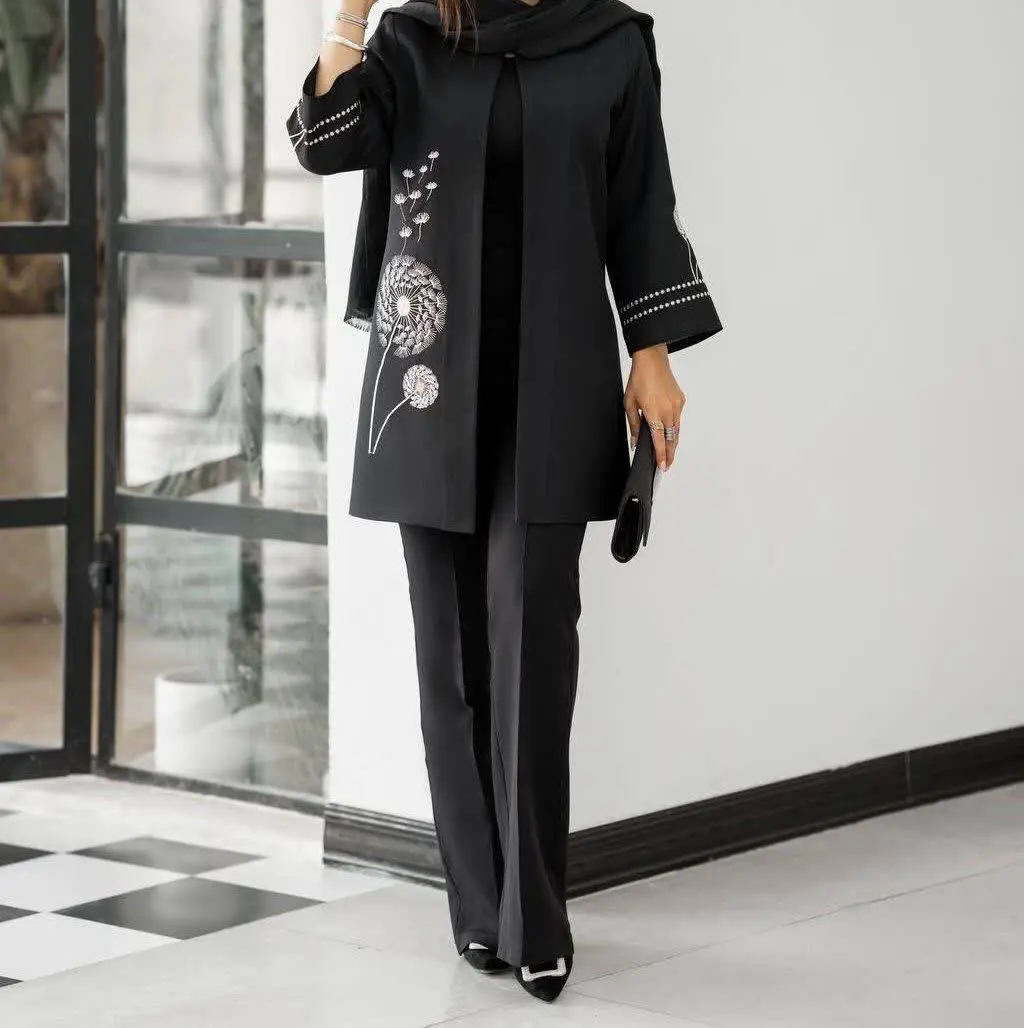 ☀️نام: مانتو گلدوزی شاپرک
