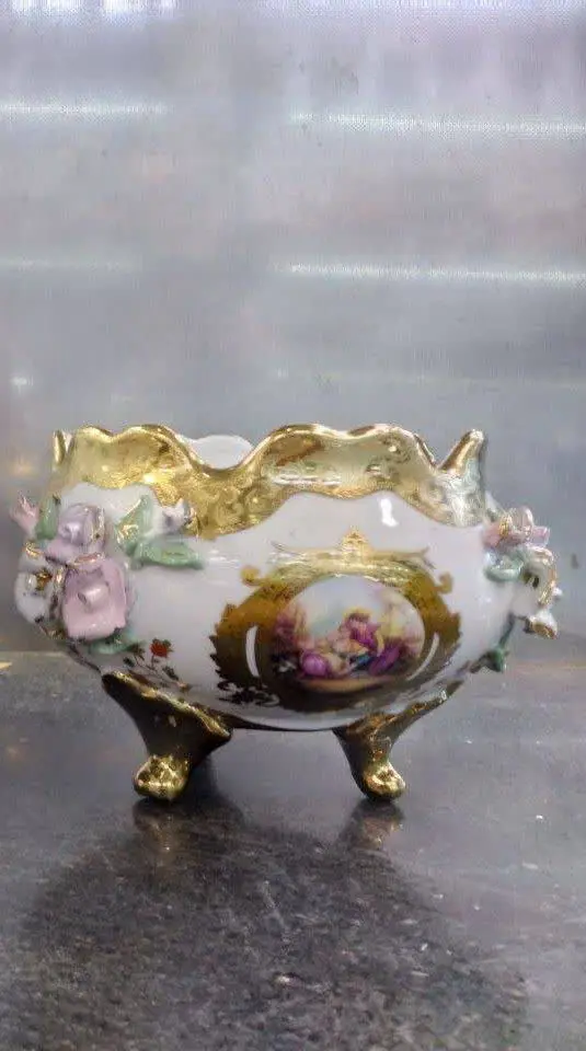 سه پایه گلبرجسته