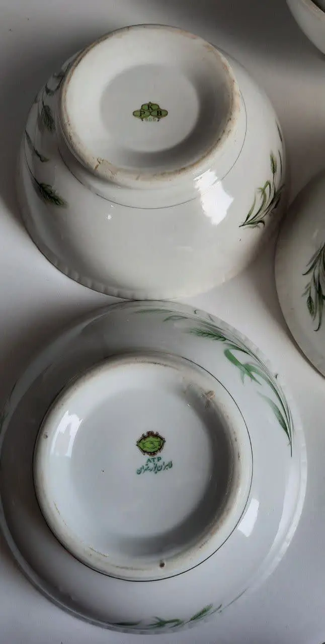 یک دست کاسه پایه لب پیلیسه...