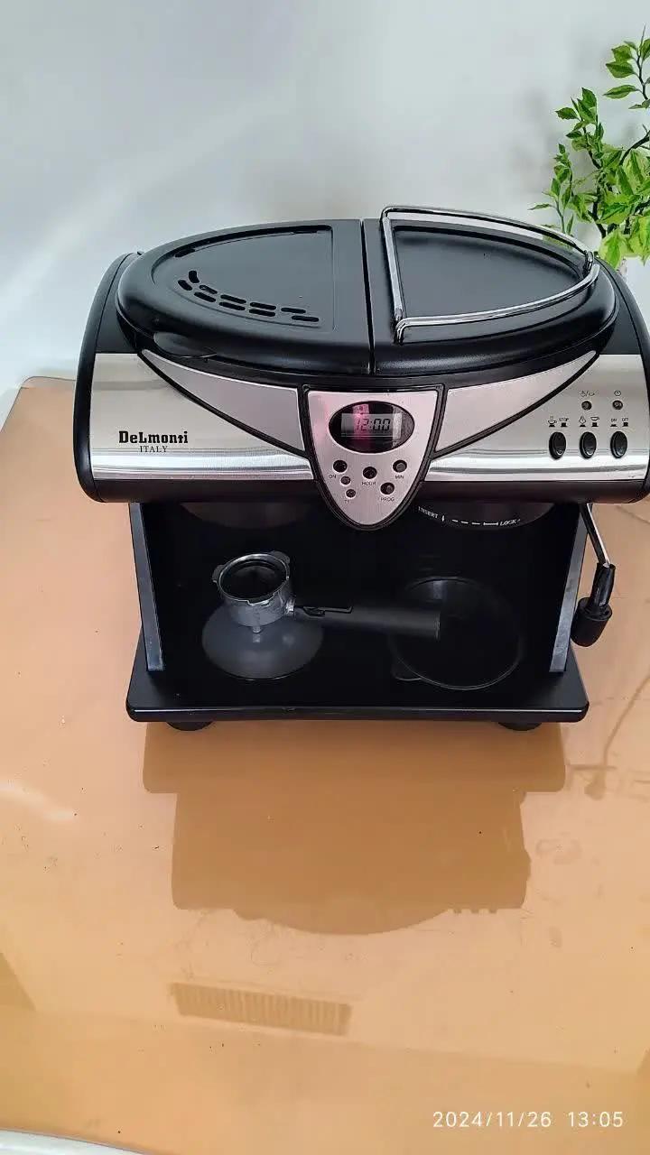 قهوه ساز اسپرسو کاپوچینو. کافه لاته
