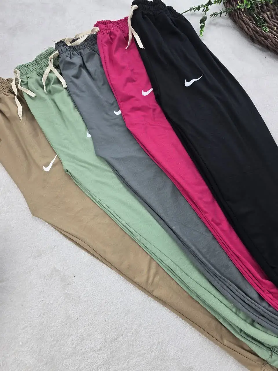 🍁 رنگ بندی: سبز تیره, سبز ر...