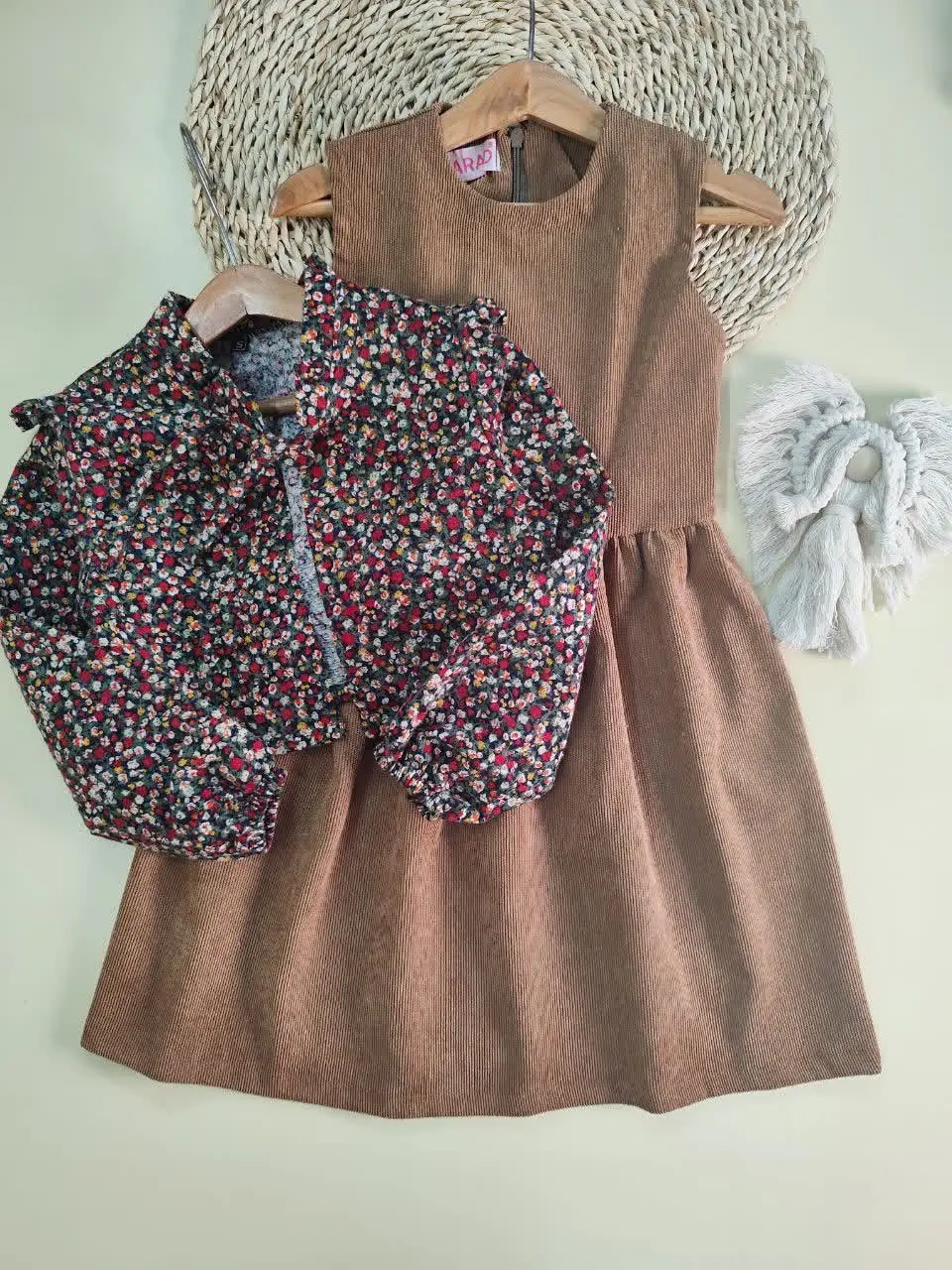 کت سارافون آوینا
