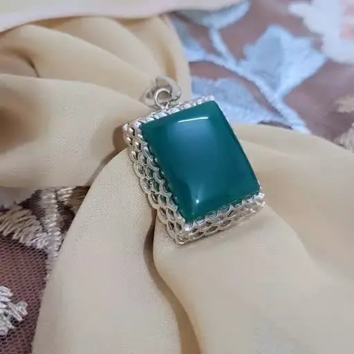 💎گردنبند عقیق سبز تیره