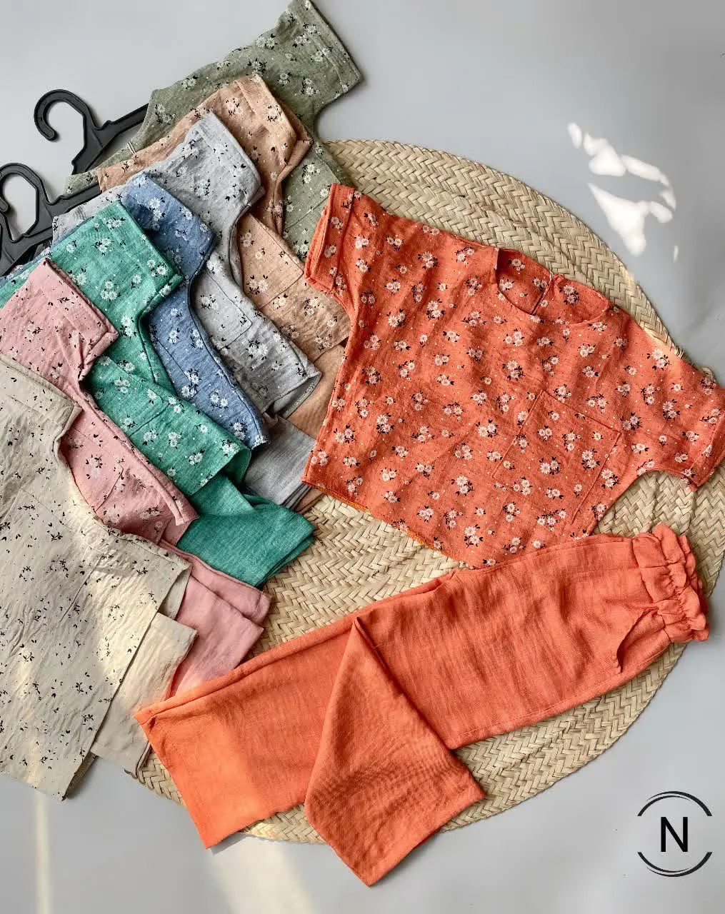 #کراپ‌شلواردخترانه بابوس گل گچی
