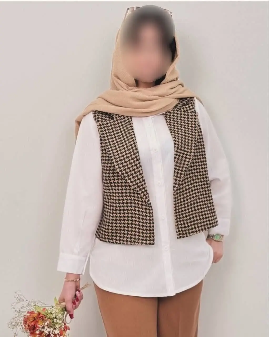 👚 نام: دوتیکه بهارک
