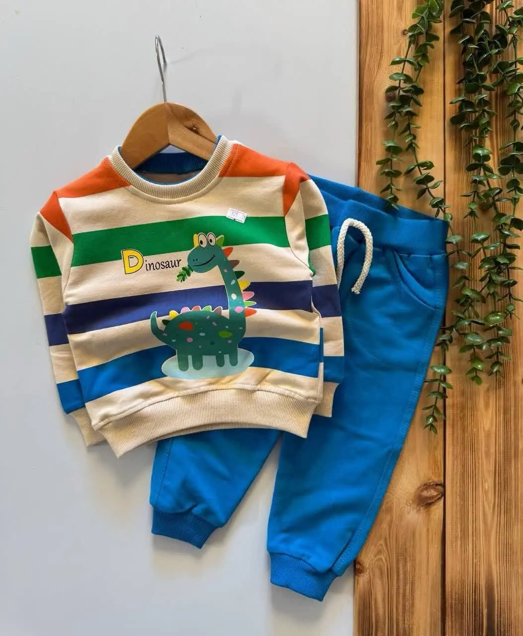 نام محصول دایناسور