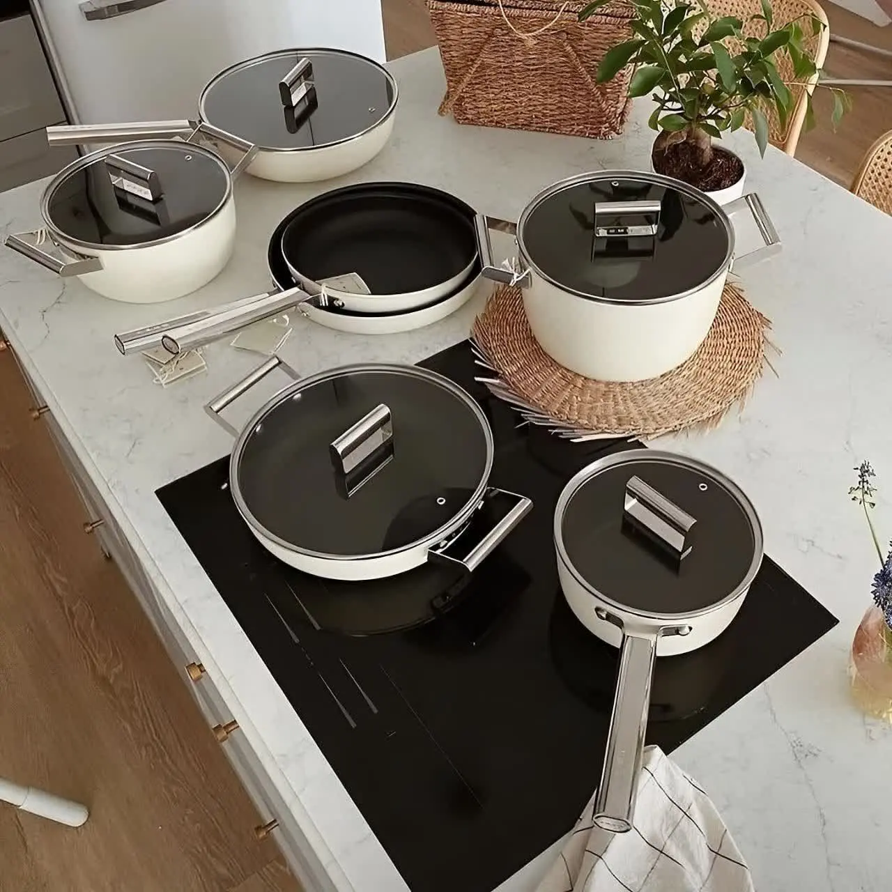 جدید‌ترین سرویس قابلمه ۹ پارچه 
