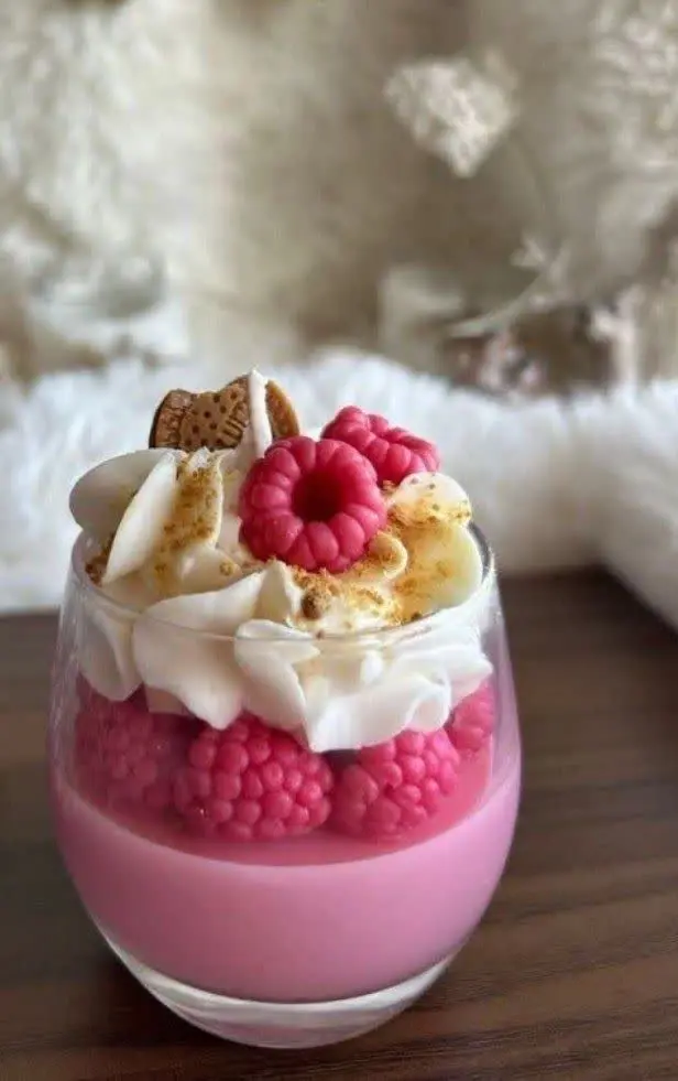 دسر شمع توت‌فرنگی🍓
