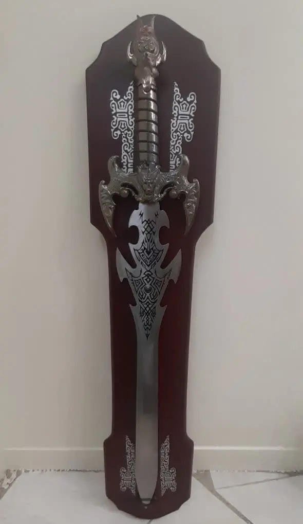 شمشیر تزئینی دیوارکوب با قاب بسیار شیک و بدون خطر 
