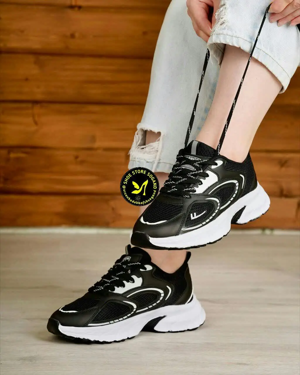 🌈 رنگبندی: کرم, سفید, مشکی