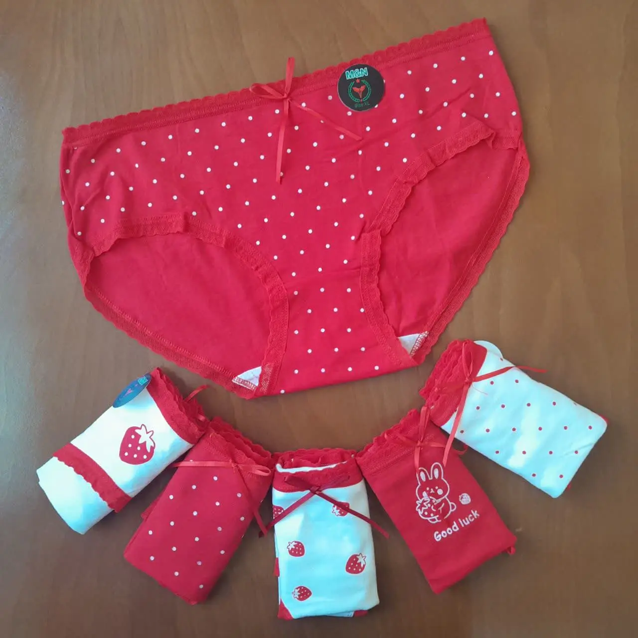 شورت فانتزی نخی
