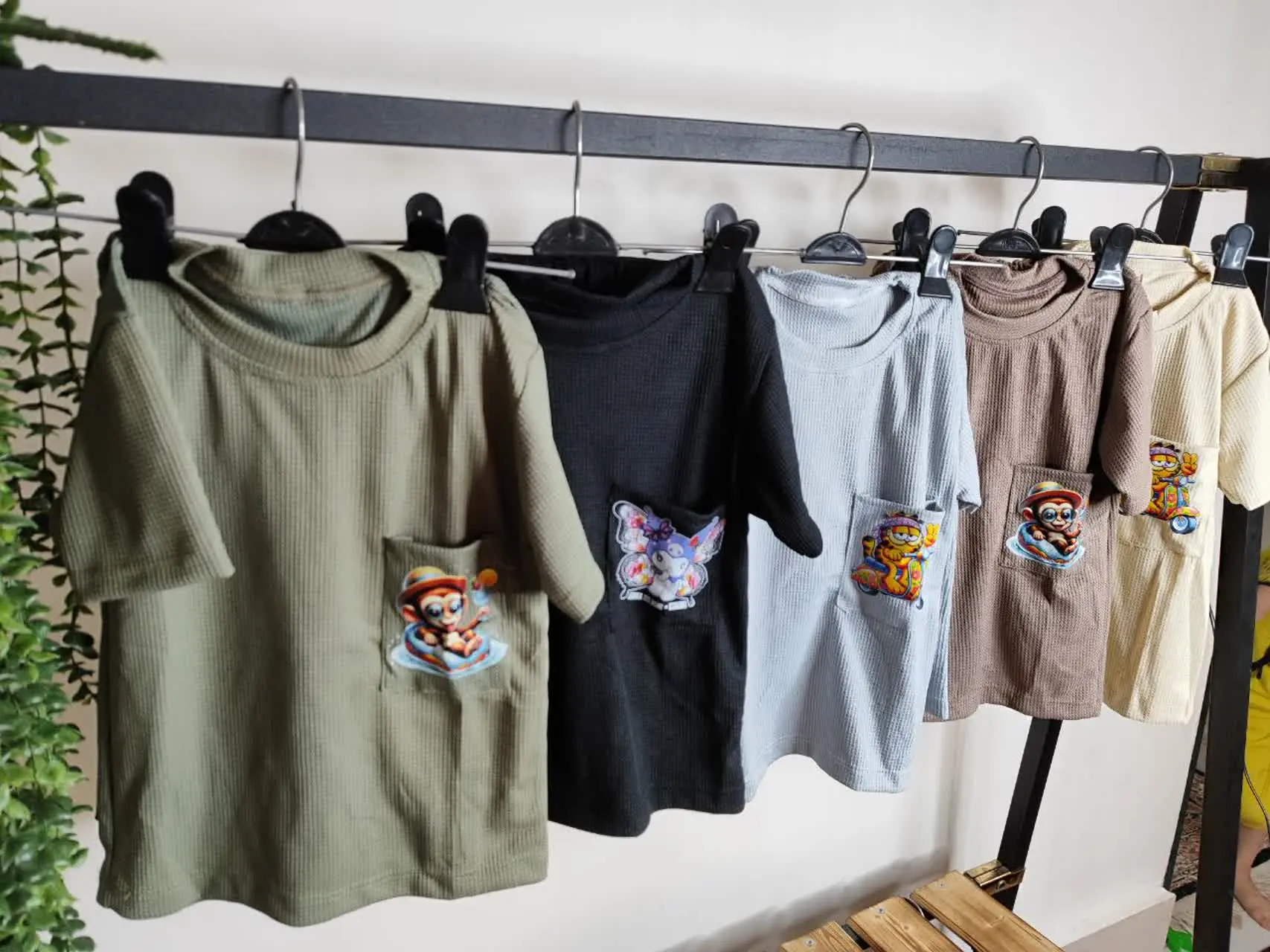 ست تیشرت وشلوارک بیسکوییتی...