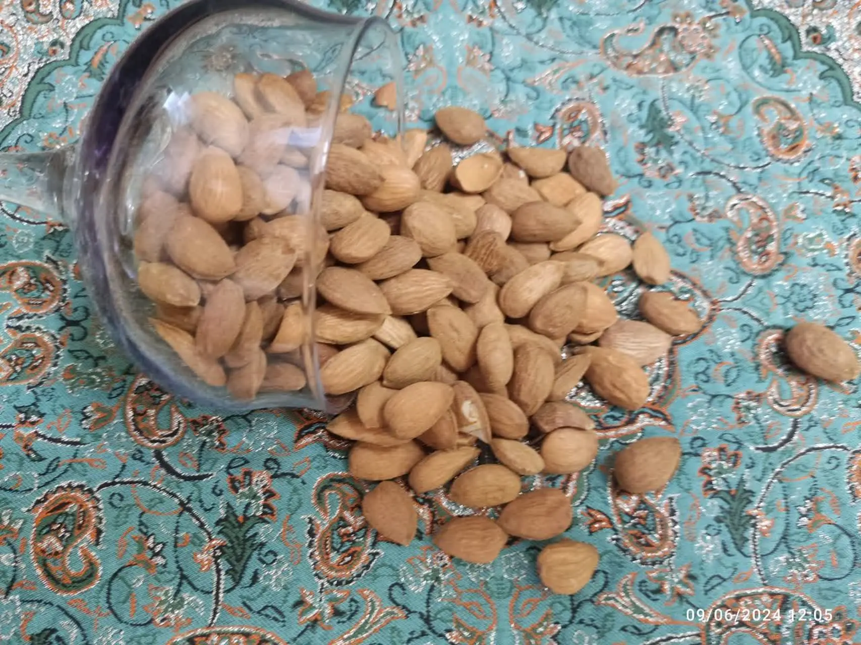 بادام خام ایرانی با کیفیت عالی بدون تلخی 
