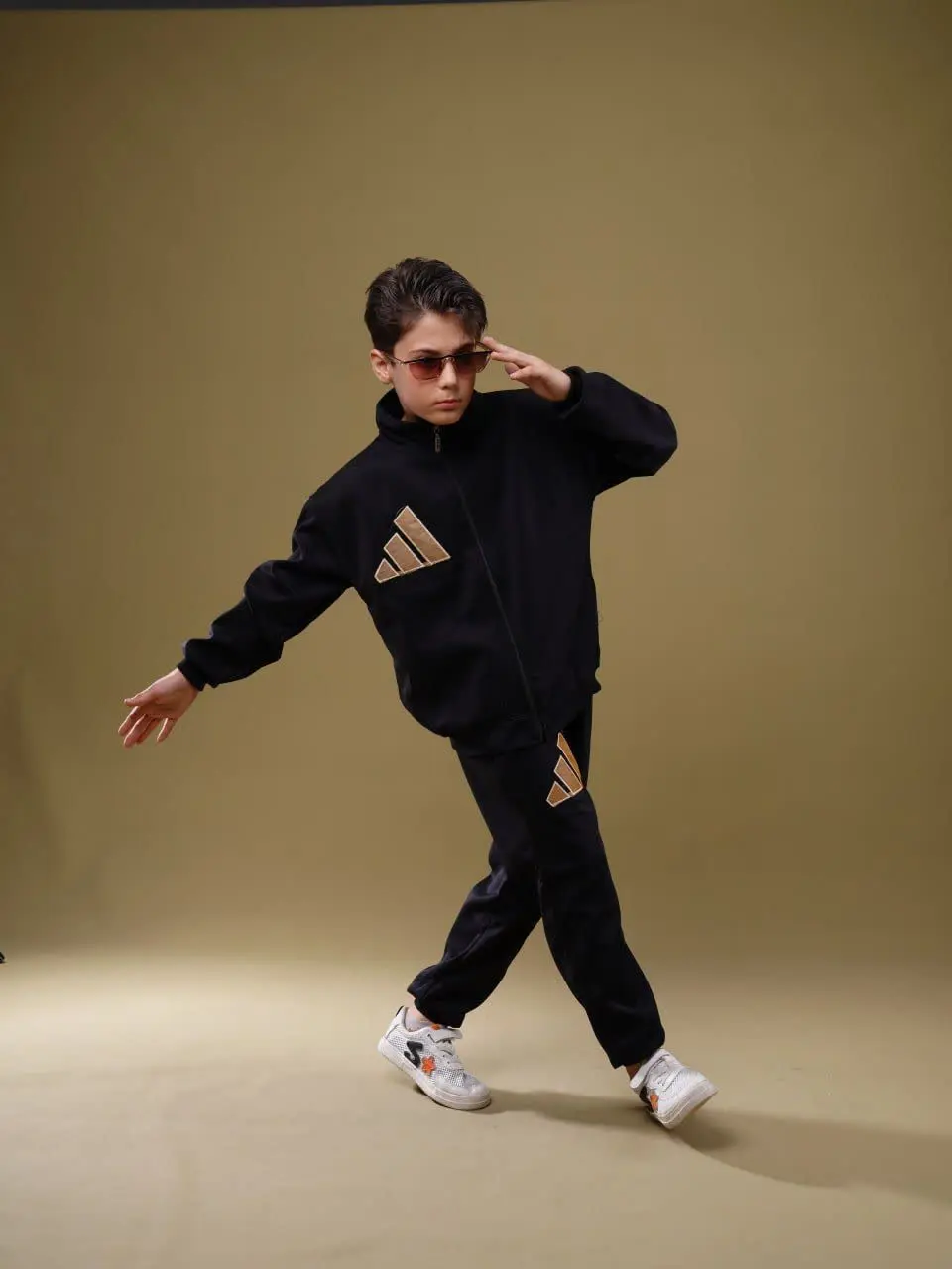 نام: سویشرت شلوار آدی داس
