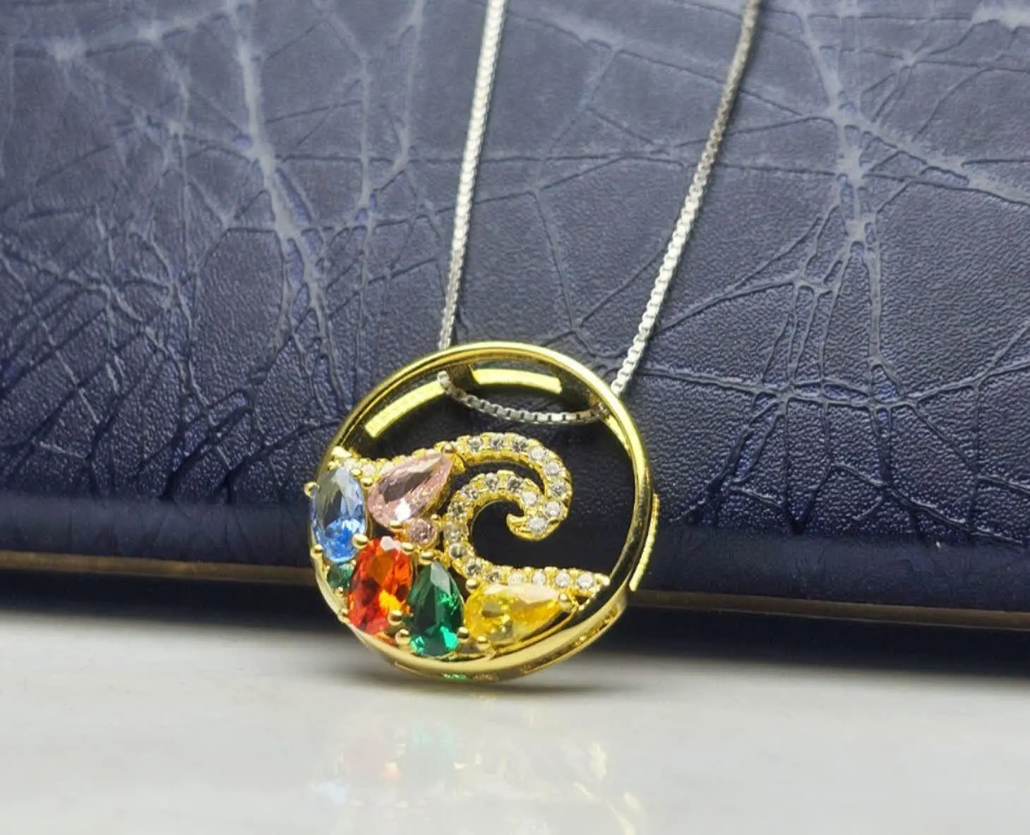 مدال توگردنی نگین جواهری اصلی