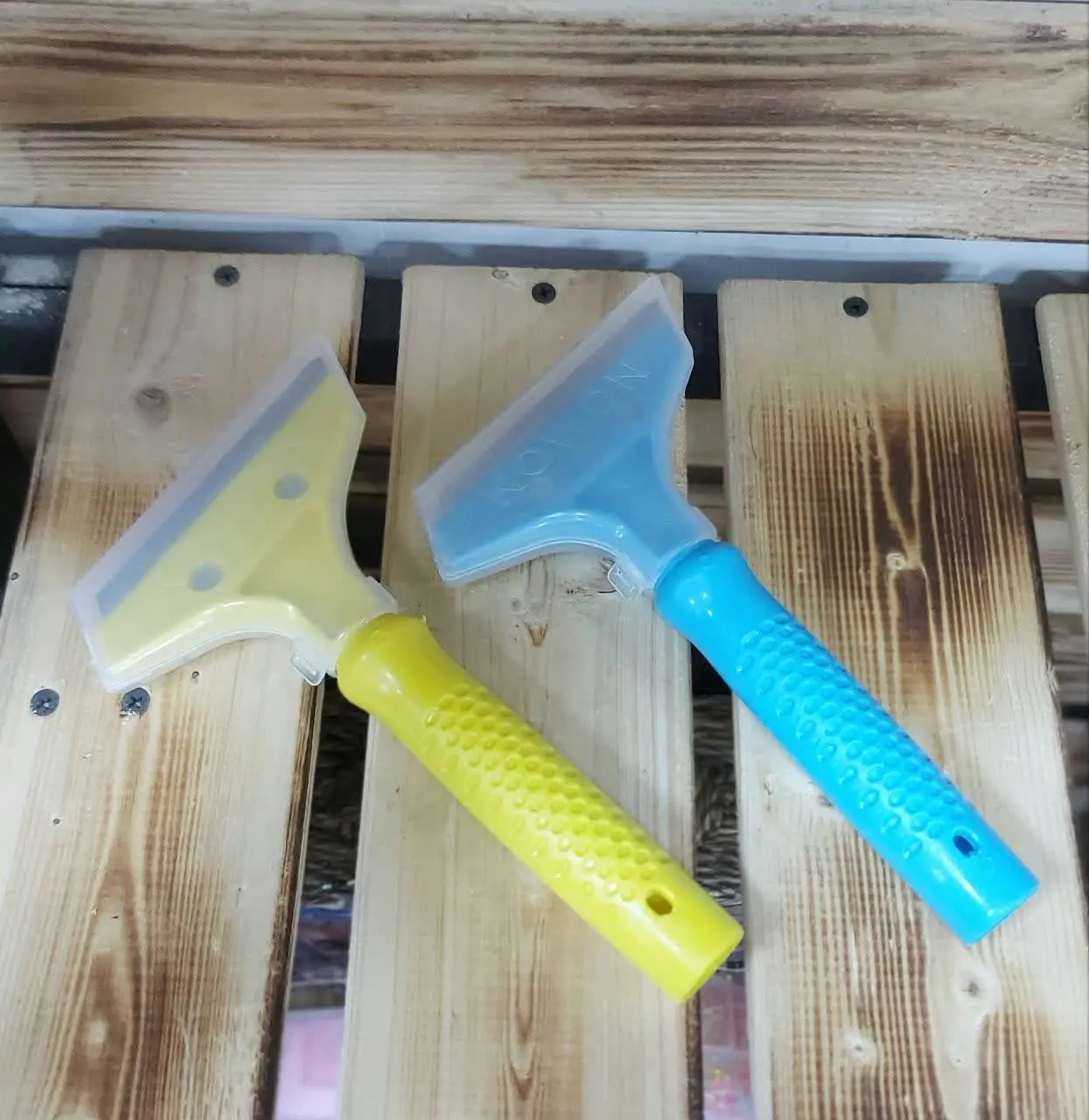 کاردک درپوش دار تعویض شو
