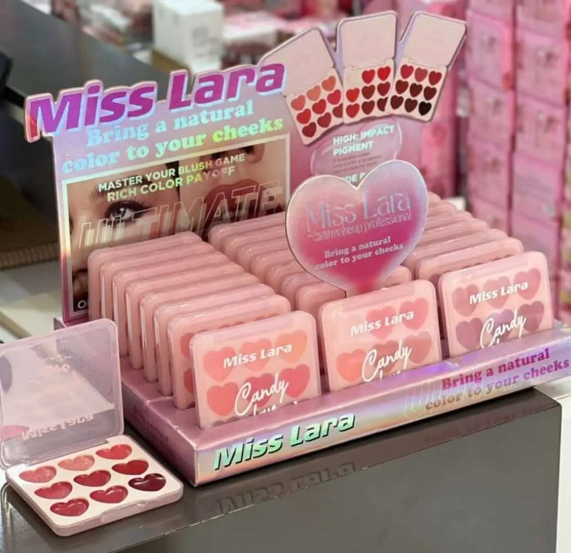 بسته شامل چند رنگ متنوع و ک...