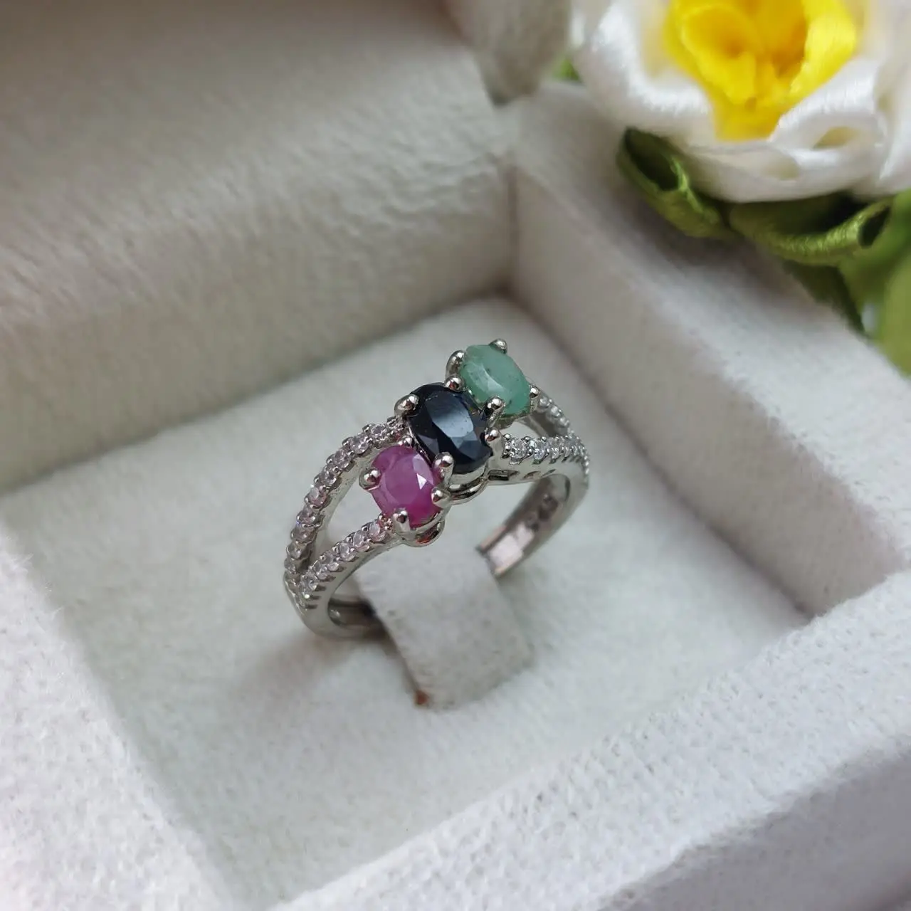 #انگشتر #نقره زنانه سه نگینه خیلی شیک 👌
