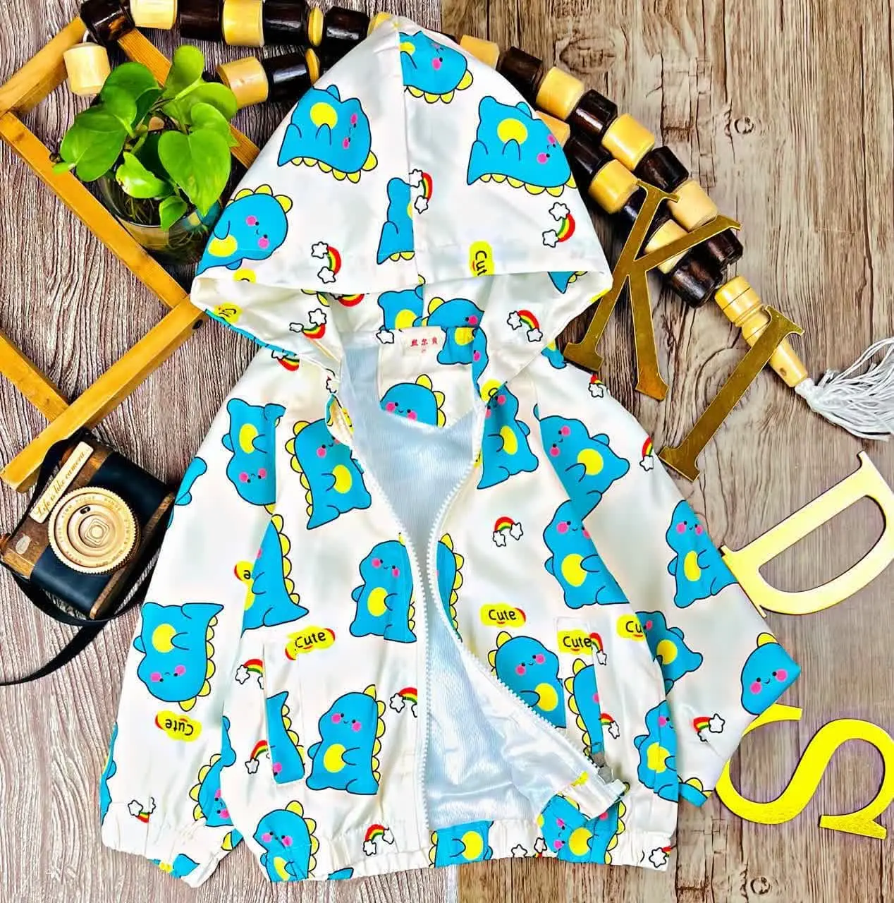 بارانی بچگانه طرح دایناسور...