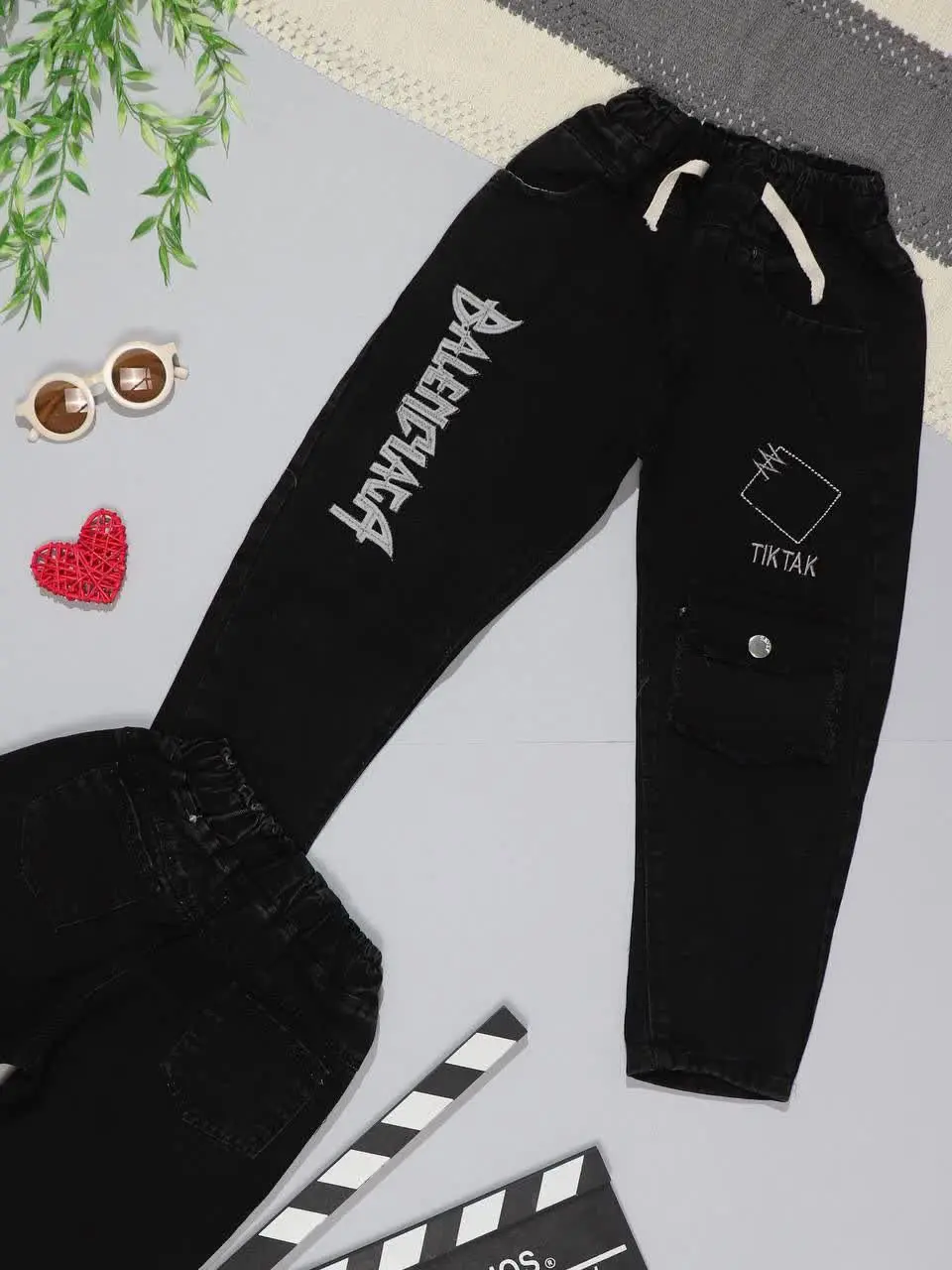 👫شلوار جین مام مشکی گلدوزی...