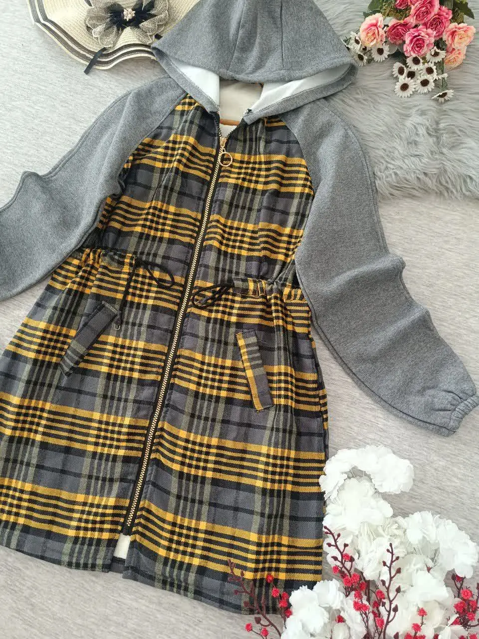 نام: مانتو پشمی بلند داخل خز
