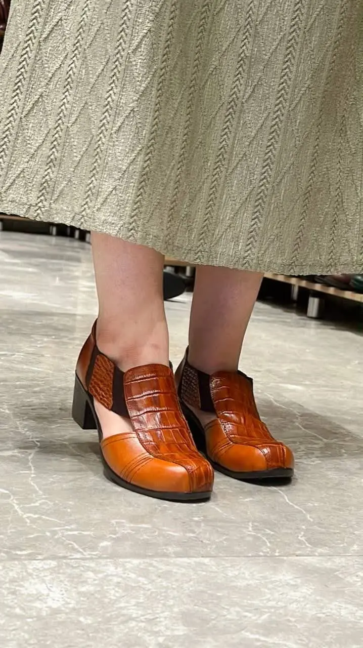 مدل رزیتا تمام چرم طبیعی گاوی استر و کف، چرم طبیعی سایز۳۶ تا ۴۱ قیمت فقط ۹۸۹